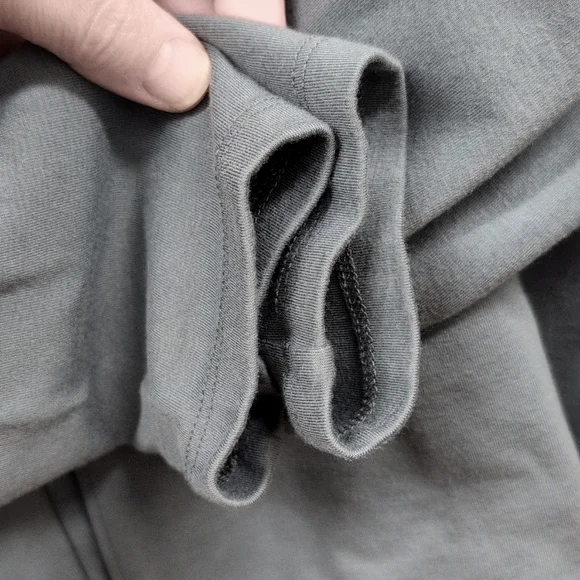 Orvis Front pocket Pullover Cowl Neck Top Size M - Picture 7 of 8